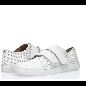 Vince Camuto white Velcro fashion sneaker